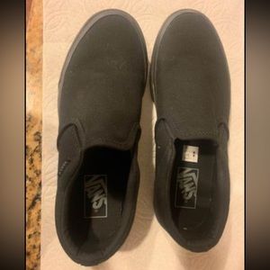 Van’s Men’s 7.5 slip-ons all black - used like new